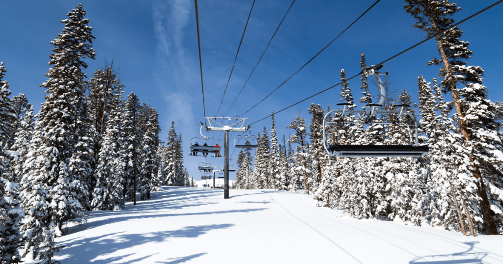 Skiing-destinations-in-Colorado